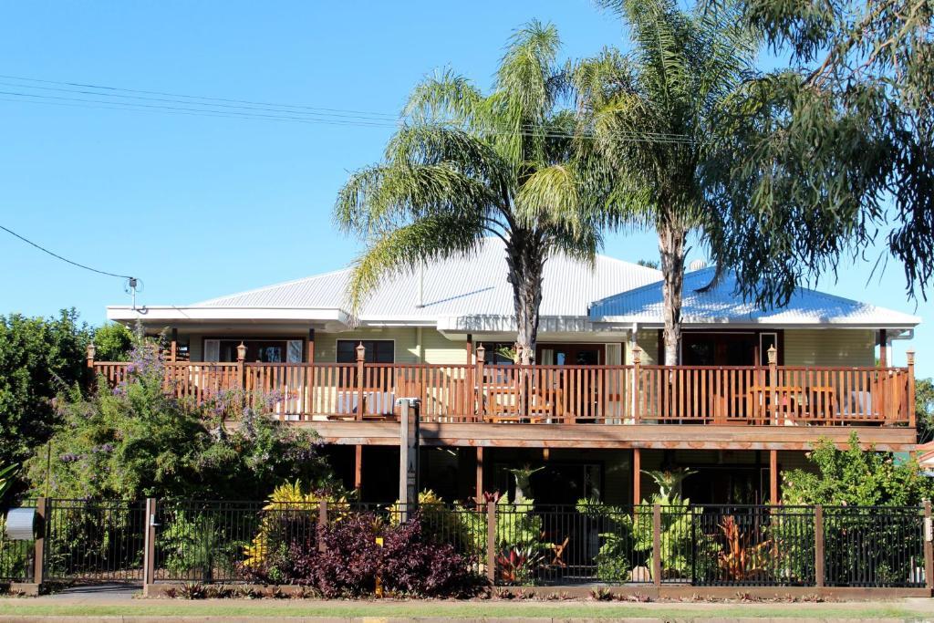 Aparthotel Five 3 Five Urangan Exteriér fotografie
